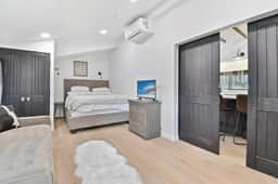 1144-58 Woodside - Image 4