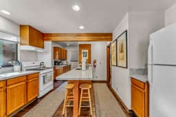 5555 Sahara Dr - Image 3