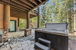 1946 Highlands Dr - Image 4