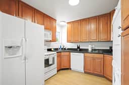 222 N Side Cir - Image 5
