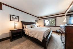 41 Tahoe Tavern - Image 5