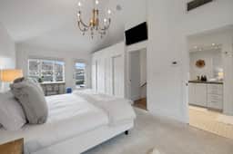 572 Woodside Ave - Image 4