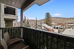 572 Woodside Ave - Image 5
