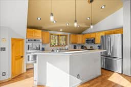 880 Fox Farm - Image 5