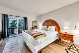 1260 Canterbury Dr - Image 3