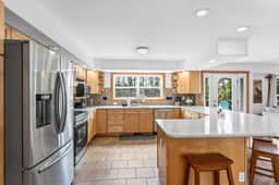 347 Robertson - Image 3