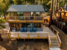 210 Old County Rd - Image 2