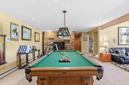 834 Eagle Dr - Image 2