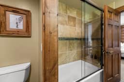 110 Lodges ln - Image 2
