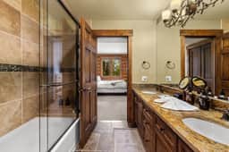 110 Lodges ln - Image 3