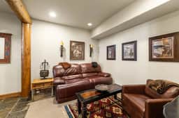 110 Lodges ln - Image 4