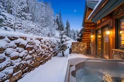 110 Lodges ln - Image 2