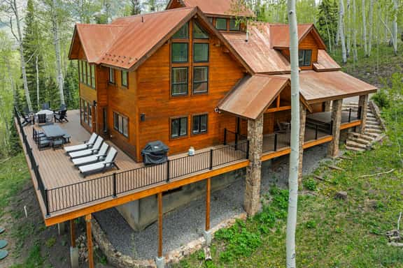 547 Wapiti Rd - Image 1