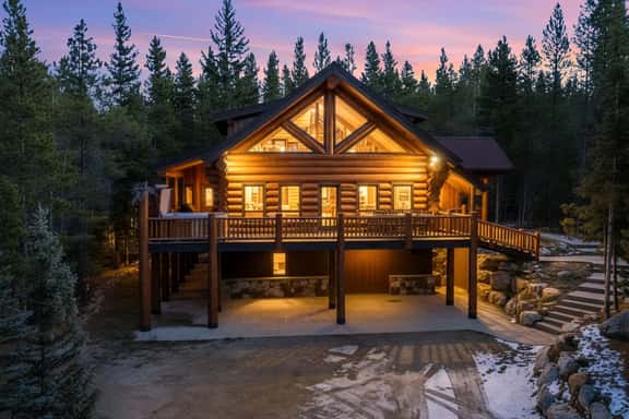380 Timberlane Cir - Image 1