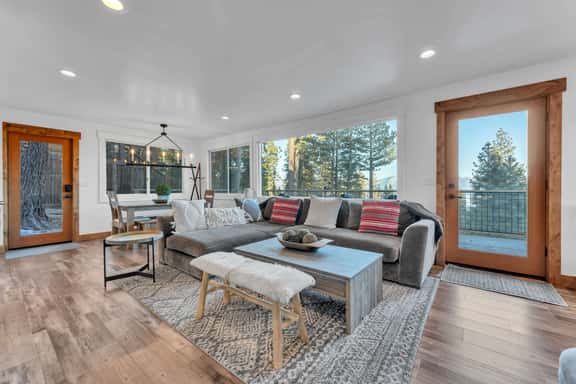 210 Old County Rd - Image 1