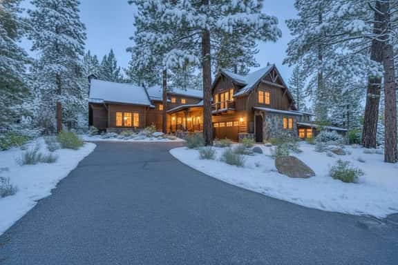 9380 Heartwood Dr - Image 1