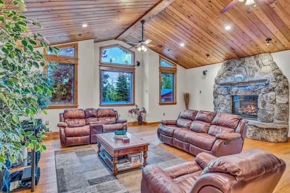 630 Tahoe Island Dr - Image 1