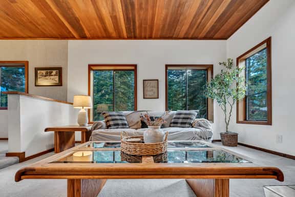 221 Shoreview Dr - Image 1
