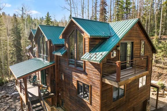 880 Fox Farm - Image 1