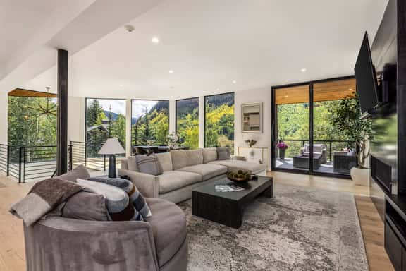 3245 Katsos Ranch Rd - Image 1