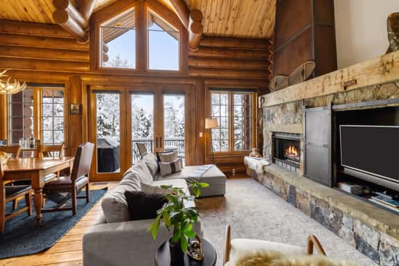110 Lodges ln - Image 1
