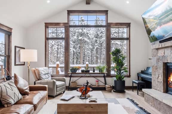 88 Retreat Dr - Image 1