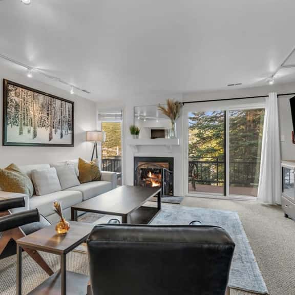 470 Woodside #4 - Image 1