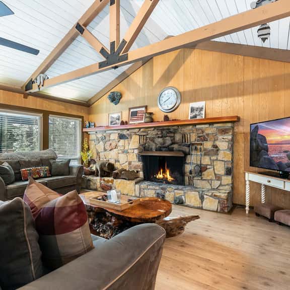 4261 Hartwood Dr - Image 1