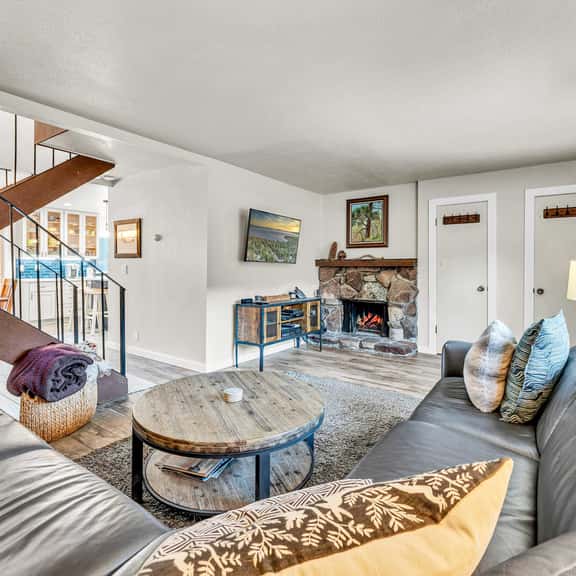 195 Lake Forest Glen - Image 1