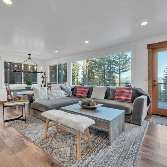 210 Old County Rd - Image 1