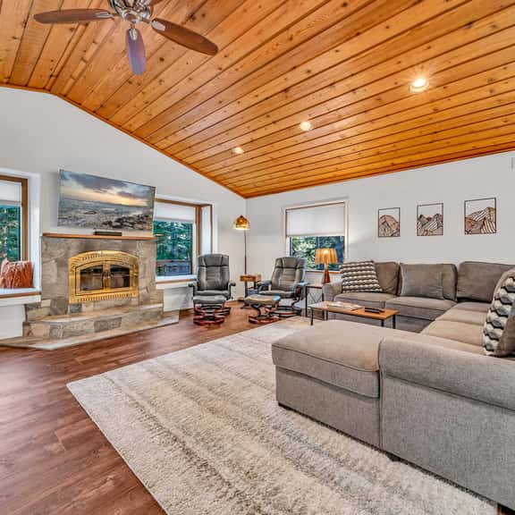 1105 Whitehall Ave - Image 1