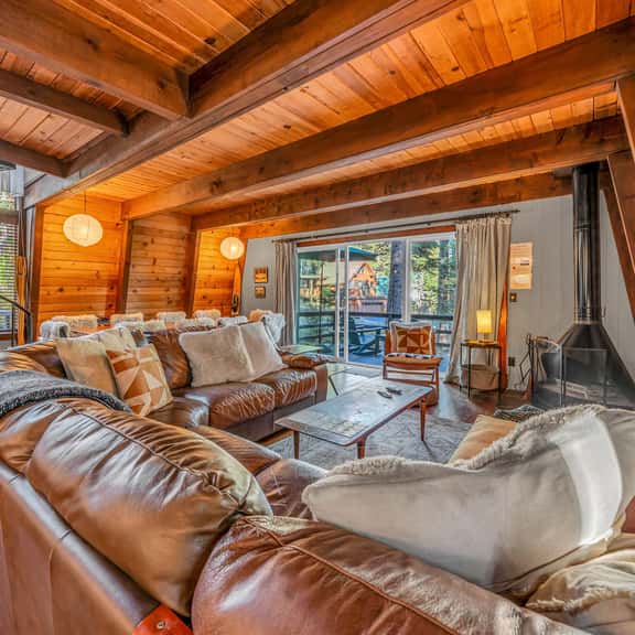 950 Pine Ridge - Image 1
