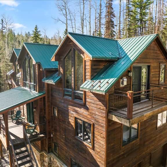 880 Fox Farm - Image 1