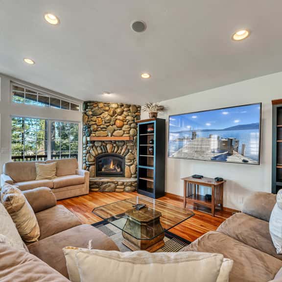1260 Canterbury Dr - Image 1