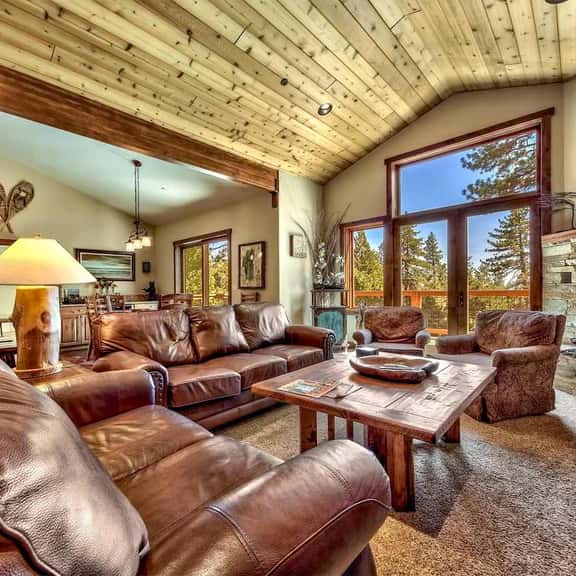 3050 Fabian Way - Image 1