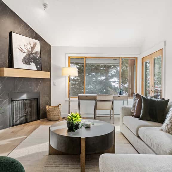 Newly Remodeled 5BDR Ski-in/Out w/ Stunning Views! - Image 1