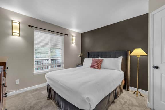 Powder Pointe 302B - Image 5