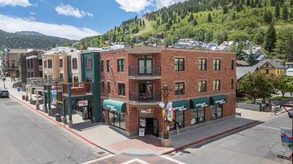 Town Lift A-3B - Image 5
