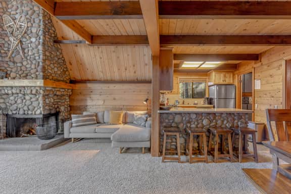 930 Sky Way - Image 2