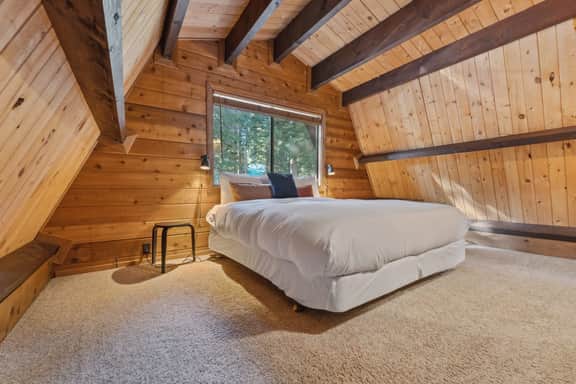 930 Sky Way - Image 3