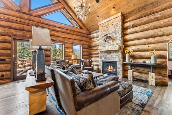 380 Timberlane Cir - Image 2