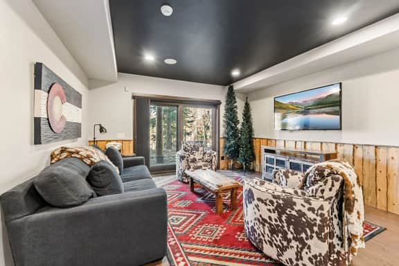 380 Timberlane Cir - Image 4