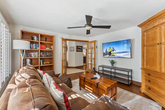 107 Windwood Cir - Image 2