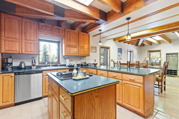 48 Gregory Cir - Image 4