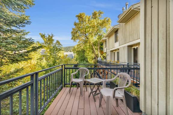 470 Woodside #4 - Image 5