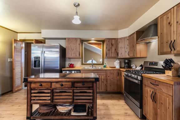 4261 Hartwood Dr - Image 4