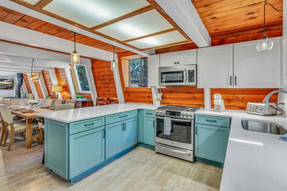 350 Elizabeth Dr - Image 4