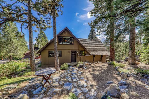 220 Briarwood Cir - Image 3