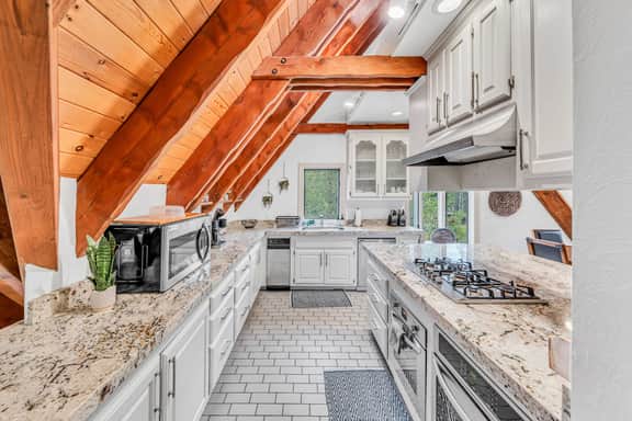 800 Woodside Dr - Image 5