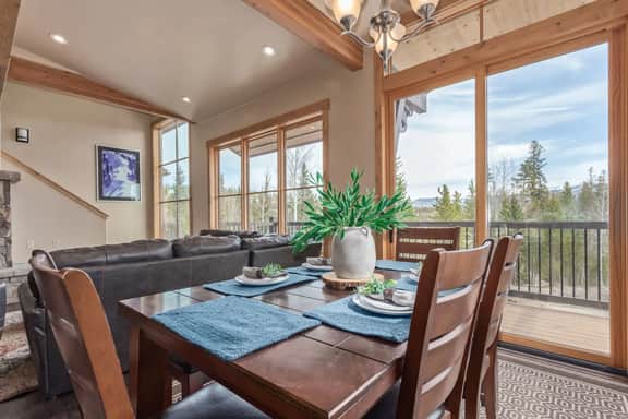 345 Lodgepole Cir - Image 4